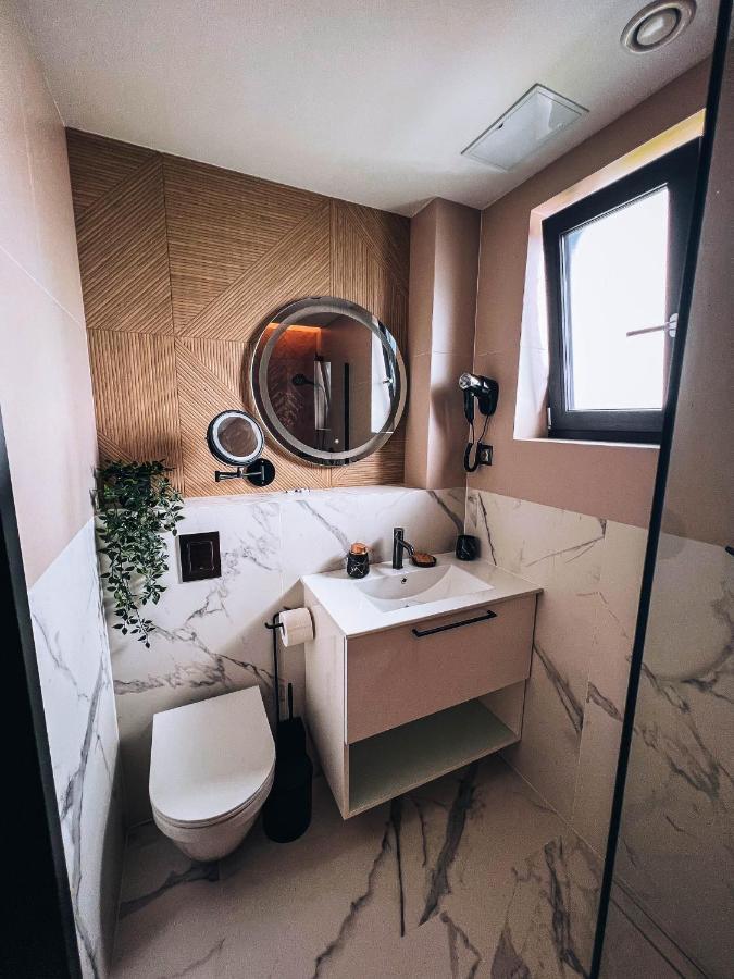 Resto Inn - Smart Apartamenty Blisko Energylandii Polwies Luaran gambar